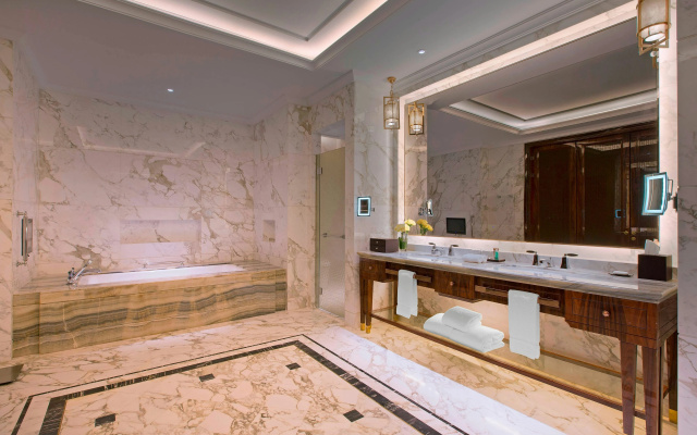 Sheraton Grand Wuhan Hankou Hotel – Guest Rooms – Wuhan