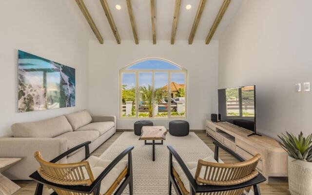 New 3BR 2BA With Huge Pool and Outdoor Area BBQ