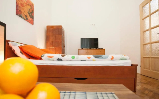 Ariel Studio Close to St. Stephen Basilica