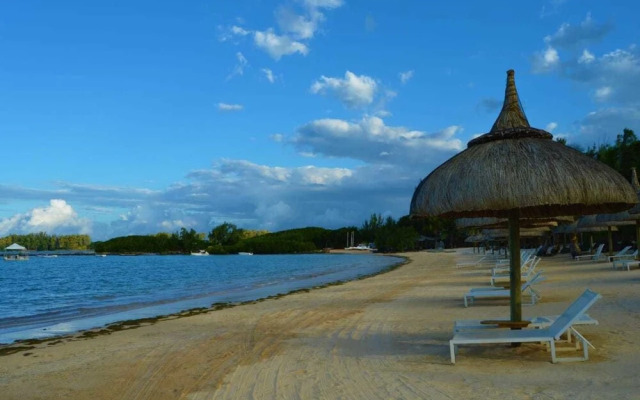 Azuri Apartment with Beach, Pools, Gym, Restaurants, Spa, Boats, kids Corner