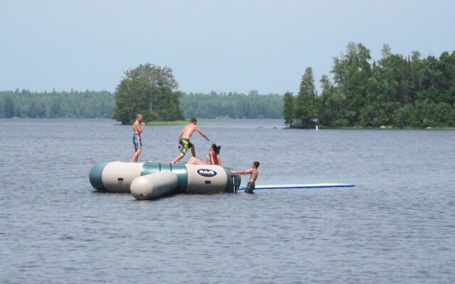 Timber Bay Lodge & Houseboats