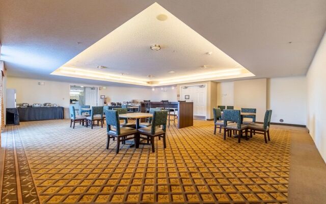 Holiday Inn Express & Suites Englewood Denver South by IHG