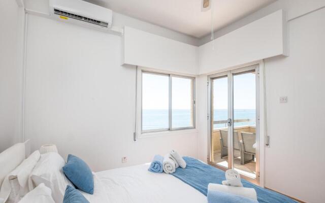 Apollon Beachfront Apartment 302