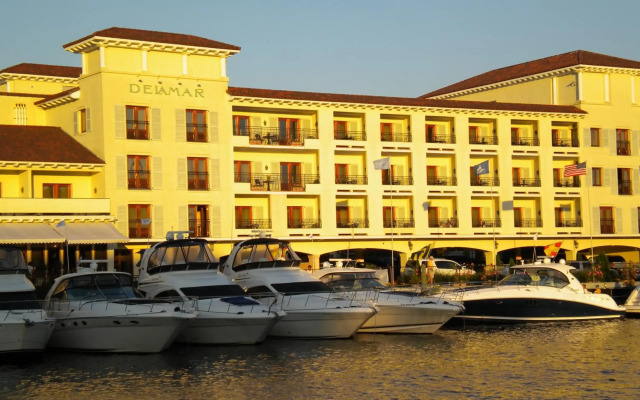Delamar Greenwich Harbor