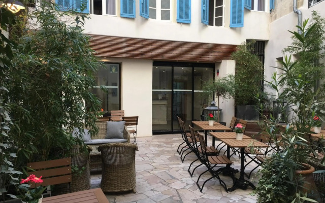 Central Hotel