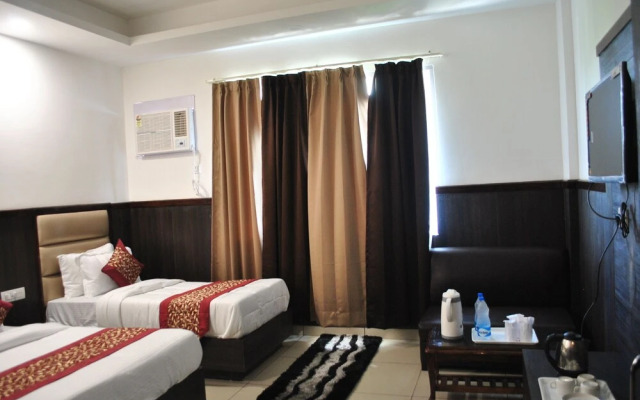 Green Hotel & Restaurant