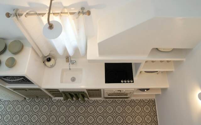 AVAL All Suite