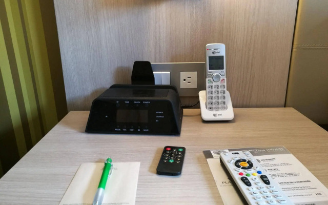 Hotel Plaza Suites