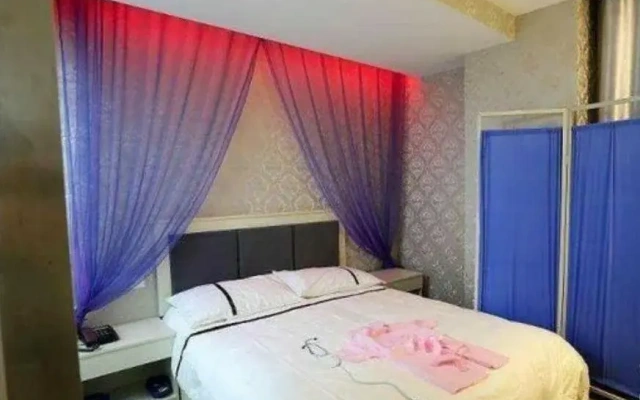 25 hours Emotion Hotel