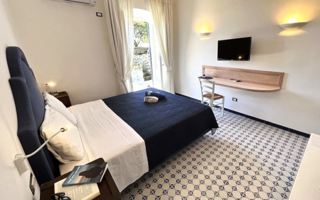 Ravino Secret Retreat
