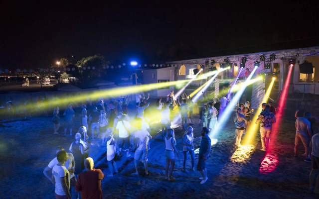 Club Paradiso Hotel