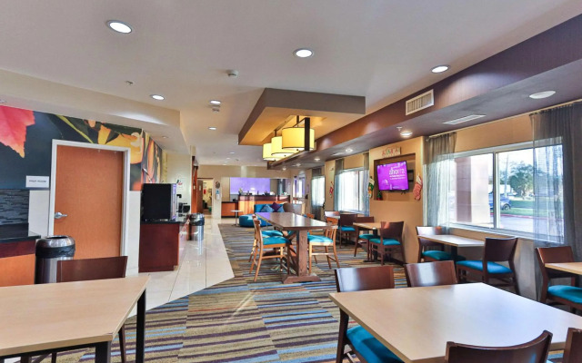 Comfort Inn & Suites