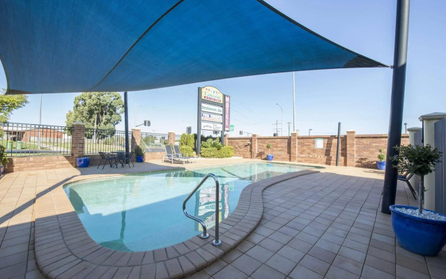 Cotswold Motor Inn