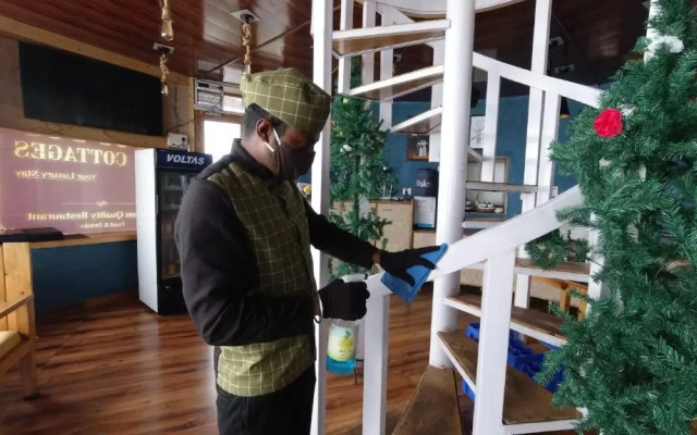 Rooftop Cottages & Restaurant Pangot