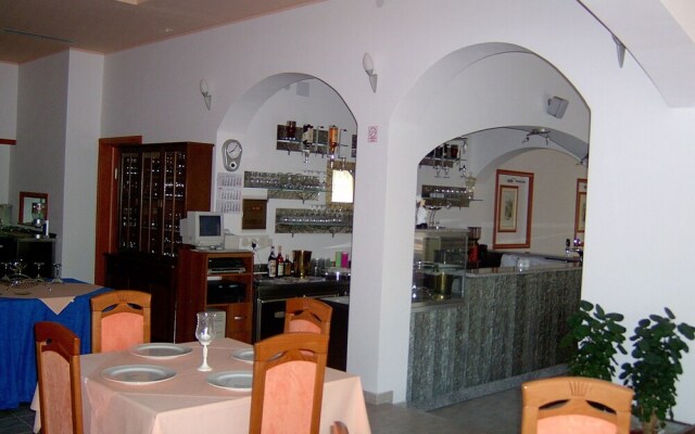 Hotel Holiday
