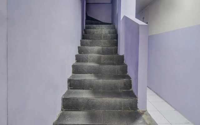 OYO 92040 Superstar Kost Dan Homestay