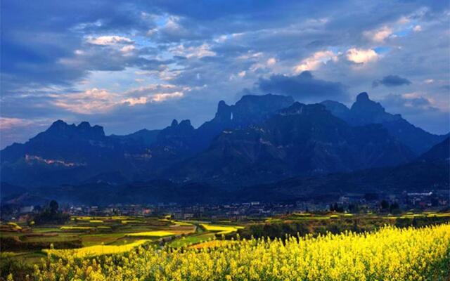 Zhangjiajie Tujia Impression Hotel