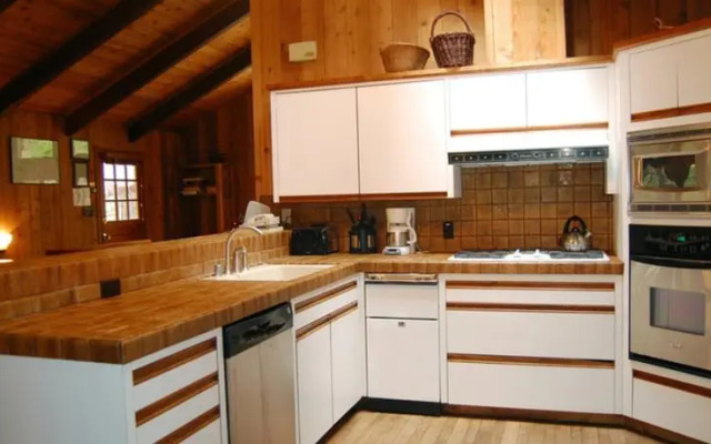 RedAwning Cabin #17B Tylers Bungalow