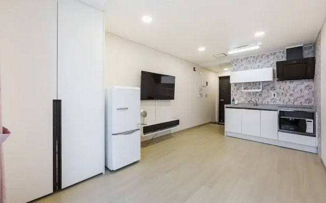 Yeosuya Hostel & Pension