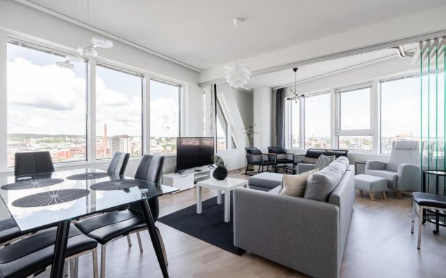 2ndhomes Tampere "Silta" Apartment - 2BR Luxurious Apartment with Sauna & Amazing City Views