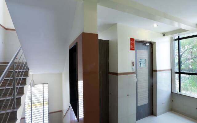 OYO 4198 Hotel Shri Sai Murli
