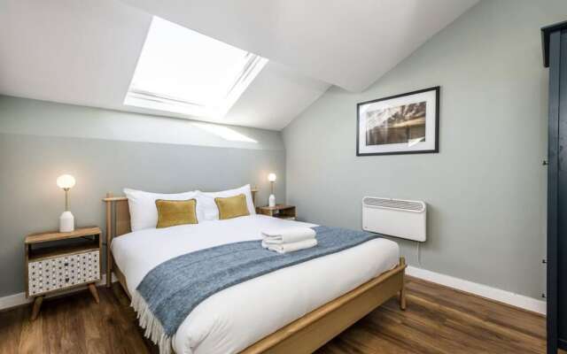 Host Apartments Catharine Quarters III