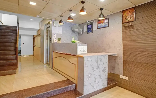 Itsy Hotels Aakash,100 Mts From Sardar Patel Stadium