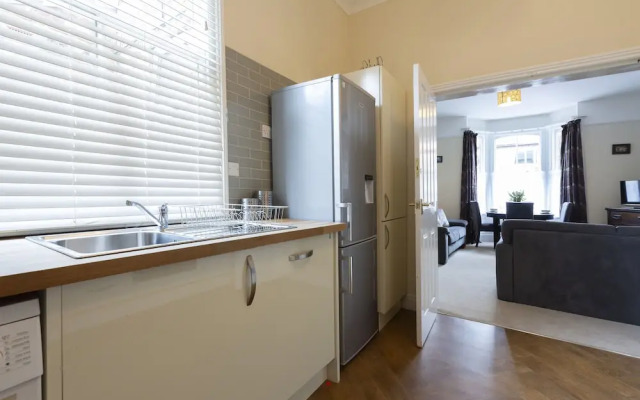 Apartment 32