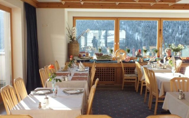 Hotel Grischuna AG
