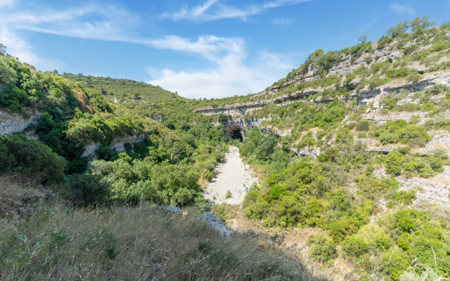 Cosy Holiday Home in Minerve With Garden