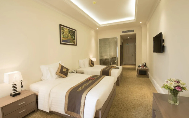 MerPerle Crystal Palace Hotel