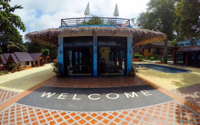 Phi Phi Long Beach Bungalow