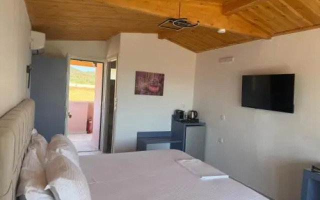 Leonidas Resort