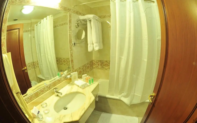 Golden Tulip Serenada Hamra Hotel