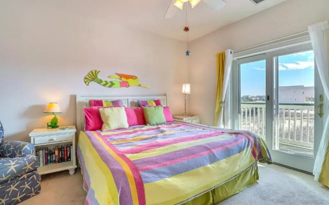 WS-F4 - Postcard Perfect