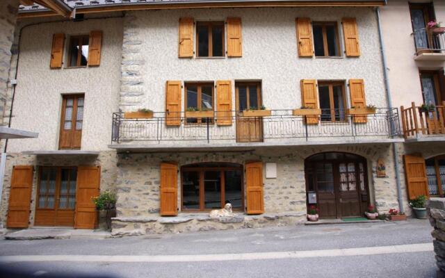 Room In A House Of The Xvii Century - N°5 Chez Jean Pierre