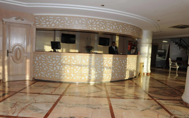 Le Zenith Hotel