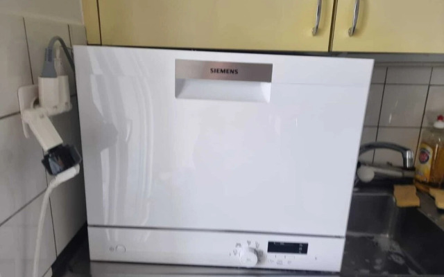 Full 3 Bedroom Flat With Internet and Balcony