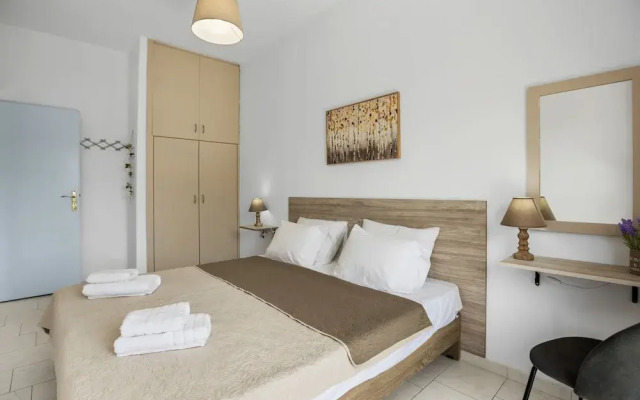 Seafront Apartment in Chania 7
