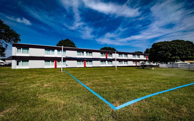 Ibis 3 Lacs Neuchatel Hotel