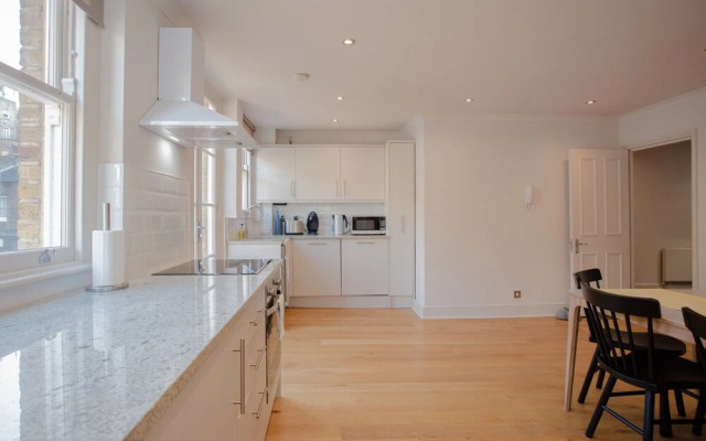 Luxury 3 Bedroom Home by South Kensington