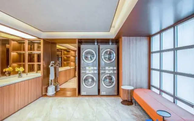 Orange Hotel (Wuhan High Speed Railway Station)