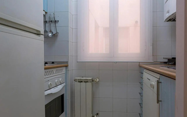Cute 1 Bedroom Apartment with a Balcony