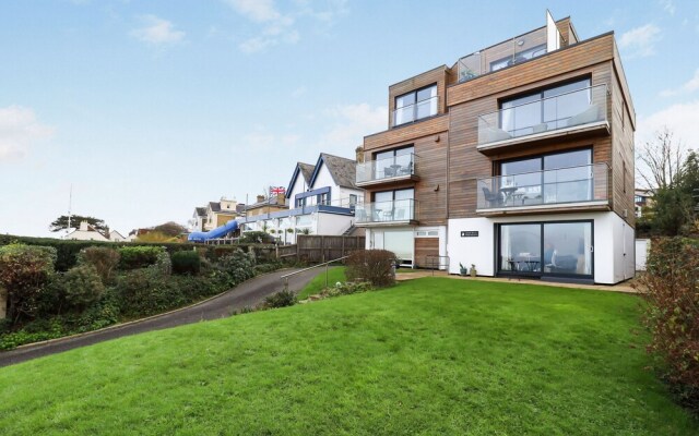 Seafront Quay West Apartments