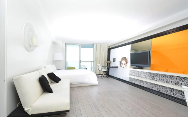Mondrian 1 BR  Bayview Deluxe - SBR 1718