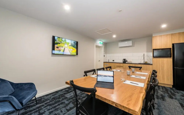 Avenue Motel Apartments