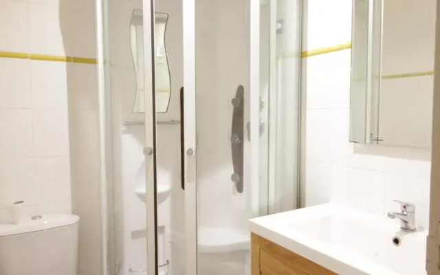 Tramway 12 RDC JAURES Cosy proche gare