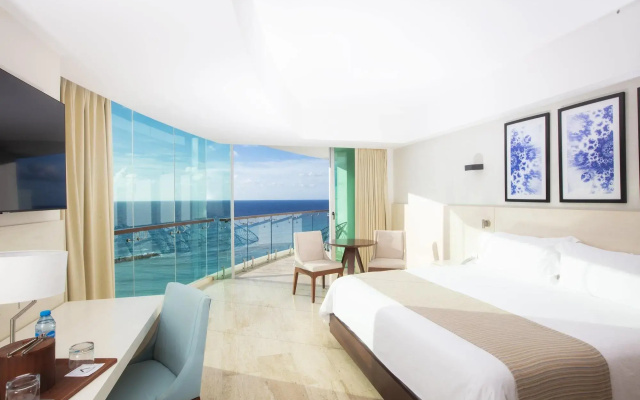 Altitude at Krystal Grand Cancun - All inclusive