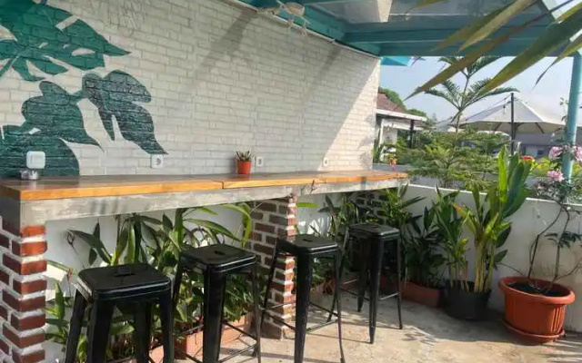 Andalucia Lodge & Brunch – Outside – Bandung