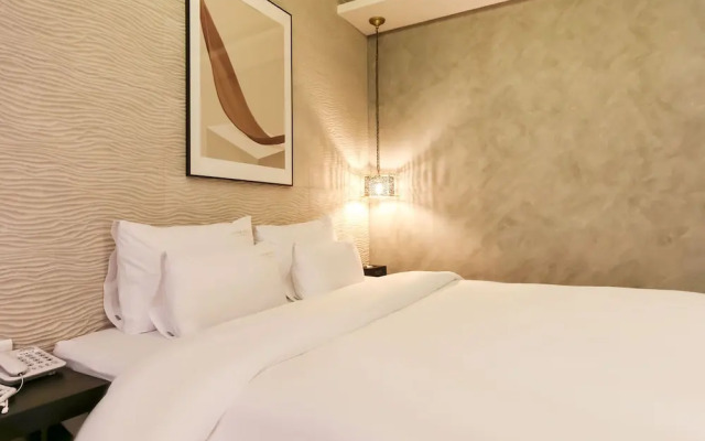 Le Idea Hotel